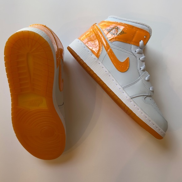 NWT 2024 Air Jordan 1 Mid SE GS 'Gatorade Pack - Orange' - Picture 4 of 7